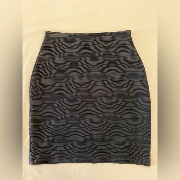 Joseph Ribkoff black skirt. GUC - Picture 4 of 8